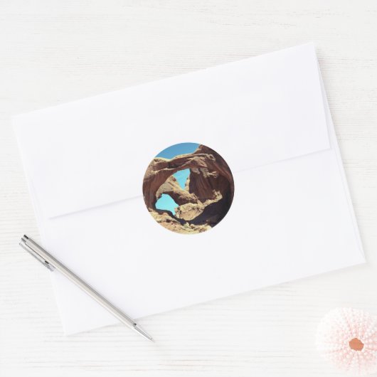Landschapsfoto van Double Arch Desert Ronde Sticker (Envelop)