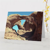 Landschapsfoto van Double Arch Utah Kaart (Gele Bloem)