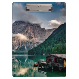 Landschapsfoto van het Italiaanse bergmeer Klembord