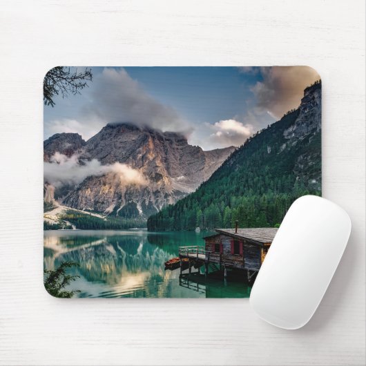 Landschapsfoto van het Italiaanse bergmeer Muismat (Met muis)