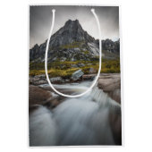 Landschapsfoto van Noorwegen Medium Cadeauzakje (Voorkant)