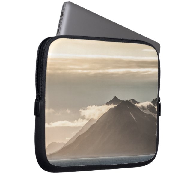 Landschapsfoto van Svalbard Laptop Sleeve (Voorkant Rechts)