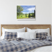 Landweg die kromt tussen cipressen in canvas afdruk (Insitu (Slaapkamer))