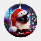 Lang Haar Siamese Kat in een Kerstmuts Kerstmis Keramisch Ornament (Achterkant)