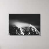 Lange en witte wolken over de bergen canvas afdruk (Voorkant)