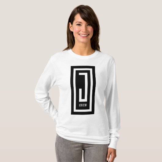 lange hoes met zwarte j draag design logo t-shirt (Voorkant volledig)