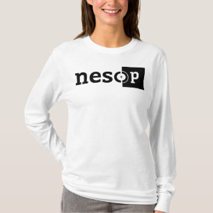 Lange hoes voor vrouwen, gemonteerd op een hoodie t-shirt