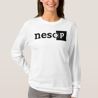 Lange hoes voor vrouwen, gemonteerd op een hoodie t-shirt