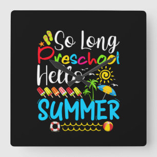Lange voorschoolse Hallo zomerdag op school. Vierkante Klok