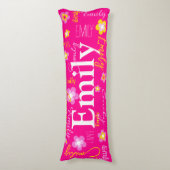 Langere naam patroon roze geel, aangepast lichaamskussen (Voorkant Verticaal)