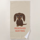 Langharige chocolade-dachshund met aangepaste teks strandlaken (Voorkant)