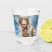 Langharige teckel in kersenbloesems shot glas (Voorkant)