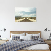 Langs de rechte weg door het Mexicaanse landschap  Canvas Afdruk (Insitu (Slaapkamer))