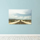 Langs de rechte weg door het Mexicaanse landschap  Canvas Afdruk (Insitu (Houten vloer))