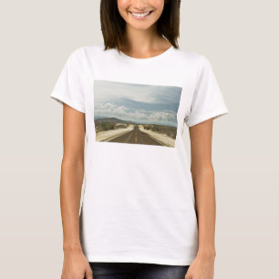 Langs de rechte weg door het Mexicaanse landschap  T-shirt