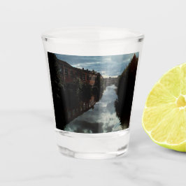 Langs de rivier shot glas