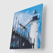 Langs Manistee wandklok (Hoek)