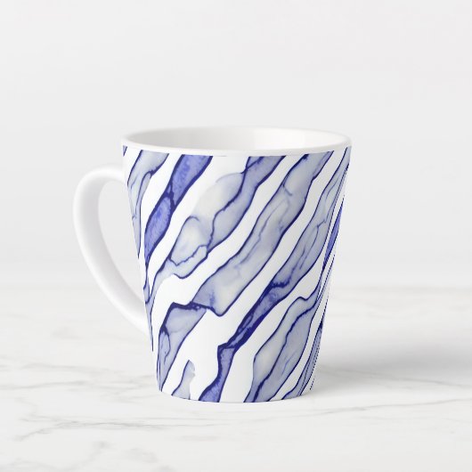 Langwerpige Blauw en Wit Marmeren Aderen Latte Mok (Linkerhoek)