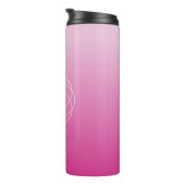 Langwerpige geometrische monogram | Roze zwoegde o Thermosbeker (Geroteerd rechts)