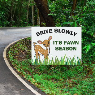 Langzaam rijden met Fawn Season Baby Deer Warning Tuinbord