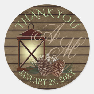 Lantaarn en dennen rustieke winter monogram ronde sticker