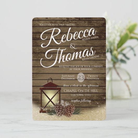 Lantaarn en dennenappels rustieke winter bruiloft kaart (Staand voorkant)
