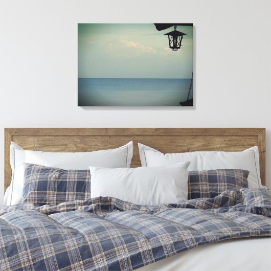 Lantaarn en het zee Foto Stretched Canvas Print (Insitu (Slaapkamer))