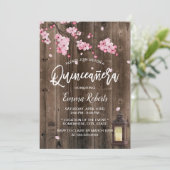  Lantaarn Pink Floral Barn Wood Quinceanera Kaart (Staand voorkant)