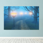 Lantaarns in de Fog Canvas Print (Insitu (Houten vloer))
