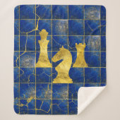 Lapis Lazuli Chessboard en Gold Chess Piecks Sherpa Deken (Voorkant)