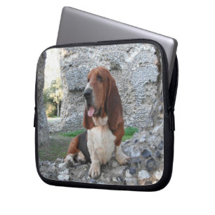 Laptophoes Basset Hound Castle Bezoek Laptop Sleeve