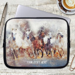 Laptophoes voor waterverf, in vrij draaiende paard laptop sleeve<br><div class="desc">Laptophuid met een waterverf afbeelding van wilde renpaarden. Prachtig voor elk dierenvriend,  en natuurlijk vooral voor paarden.</div>