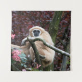 Lar Gibbon's Scarlet Retreat Wandkleed (Voorkant)