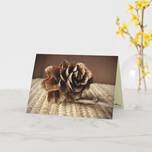 Larch Cone Birthday Kaart (Gele Bloem)