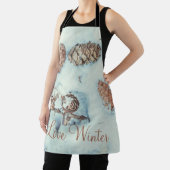 Larch kegels op de verse blauwe sneeuw schort (Insitu)