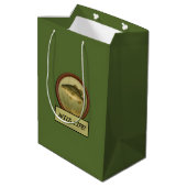 Largemouth Bass Donker Olijf Groen Gift Bag Medium Cadeauzakje (Achterkant Gekanteld)