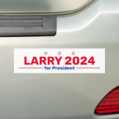 Larry 2024 bumpersticker (Op auto)