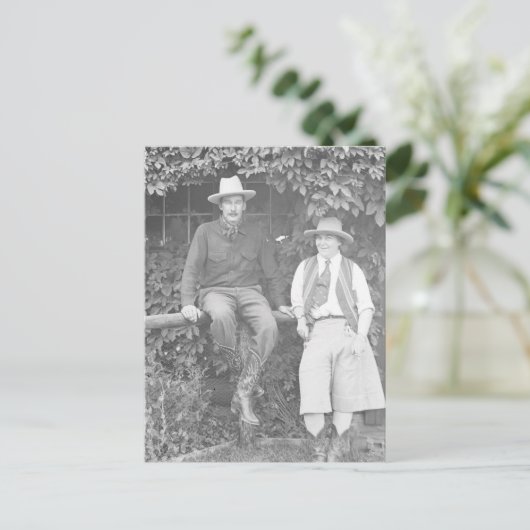 Larry Larom en vrouwen het stellen Briefkaart (Staand voorkant)