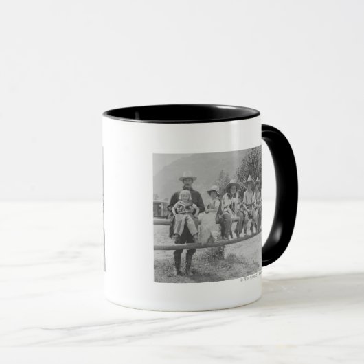 Larry Larom met zes kinderen. Mok (Voorkant rechts)