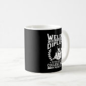 Las die een middelbaar diploma gebruikt om lassen  koffiemok (Voorkant rechts)