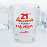 Las Vegas Birthday Party - 21st Birthday Shot Glas<br><div class="desc">Je 21ste verjaardag in Vegas plannen? Dit Welcome to Las Vegas sign stijlontwerp is de perfecte manier voor een 21-jarige om met een verjaardagsfeest in Vegas te vieren! Geweldig voor een meisjesreis of verjaardagseskaders die naar Vegas komen voor een weekendbaan of vakantie. Met "21st Birthday in Fabulous Las Vegas Nevada"...</div>