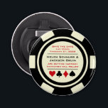 Las Vegas Black White Poker Chip Save the Date Button Flesopener<br><div class="desc">Duw uw uw gasten door hen deze zwarte en witte pokerchip te verzenden sparen de openers van de datumknoop flessen. Ze wachten vol ongeduld op de officiële uitnodiging voor deze leuke bruiloft.</div>