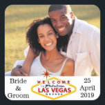 Las Vegas Bruiloft Aangepaste Fotoenvelop Afdichti Vierkante Sticker<br><div class="desc">Personaliseer deze vegas bruiloft sticker met je eigen foto en tekst. Volledig aanpasbaar.</div>