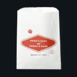 Las Vegas Casino bestemming bruiloft rood wit Bedankzakje<br><div class="desc">Een unieke hand getekend Las Vegas Casino thema bruiloft ontwerp. Een moderne bestemming Las Vegas,  Nevada bruiloft thema met speelkaarten,  casino gokken thema illustraties. Een rood en wit Las Vegas bruiloft gunst tas ontwerp ideaal voor casino thema bruiloften. Bijpassende huwelijksuitnodigingen en andere briefpapier items zijn ook beschikbaar.</div>