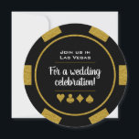 Las Vegas Casino Gold en Black Poker Chip Wedding Kaart<br><div class="desc">Daag je gasten door hen deze gouden en zwarte pokerchips trouwuitnodigingen te sturen. Ze wachten vol ongeduld om bij je te zijn op deze leuke bruiloft.</div>