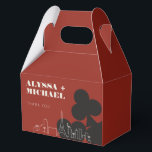 Las Vegas Casino Skyline Wedding Bedankdoosjes<br><div class="desc">Een leuke en moderne aangepaste Las Vegas casino bruiloft gunst box om uw gasten te bedanken voor het komen naar uw evenement in Las Vegas! Deze bruiloft gunst box beschikt over grafiet zwart vet speelkaart pak graphics, een moderne Las Vegas skyline rendering, en volledig aanpasbaar lettertype en tekst op casino...</div>