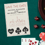 Las Vegas Casino Skyline Wedding Sla de datum op Kaart<br><div class="desc">Een leuke en moderne bruiloft Save the Date om uw gasten te enthousiasmeren voor uw bruiloft in Las Vegas! Deze Save the Date is voorzien van grafiet zwart vet speelkaart pak graphics, een moderne Las Vegas skyline rendering, en volledig aanpasbaar lettertype en tekst op ivoor crème achtergrond. Op de achterkant...</div>