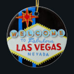 Las Vegas Holiday Season Keramisch Ornament<br><div class="desc">U kunt deze versiering van Las Vegas personaliseren en het gebruiken als een leuke decoratie voor pakketten of in plaats van een kaart en uw vakantiegroet memorabel maken!</div>