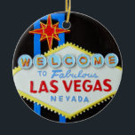 Las Vegas Holiday Season Keramisch Ornament<br><div class="desc">U kunt deze versiering van Las Vegas personaliseren en het gebruiken als een leuke decoratie voor pakketten of in plaats van een kaart en uw vakantiegroet memorabel maken!</div>