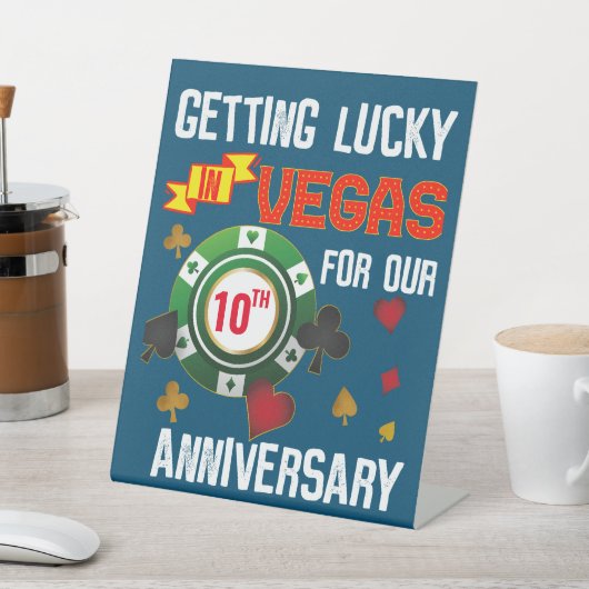Las Vegas Jubileum Lucky Couple Matching Reclamebord Met Voetstuk (Insitu)